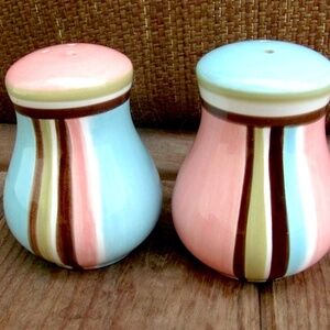 Dansk Salt Pepper Shakers Tulip Shaped Pastel Pink Blue Multicolor 3 1/2 inch